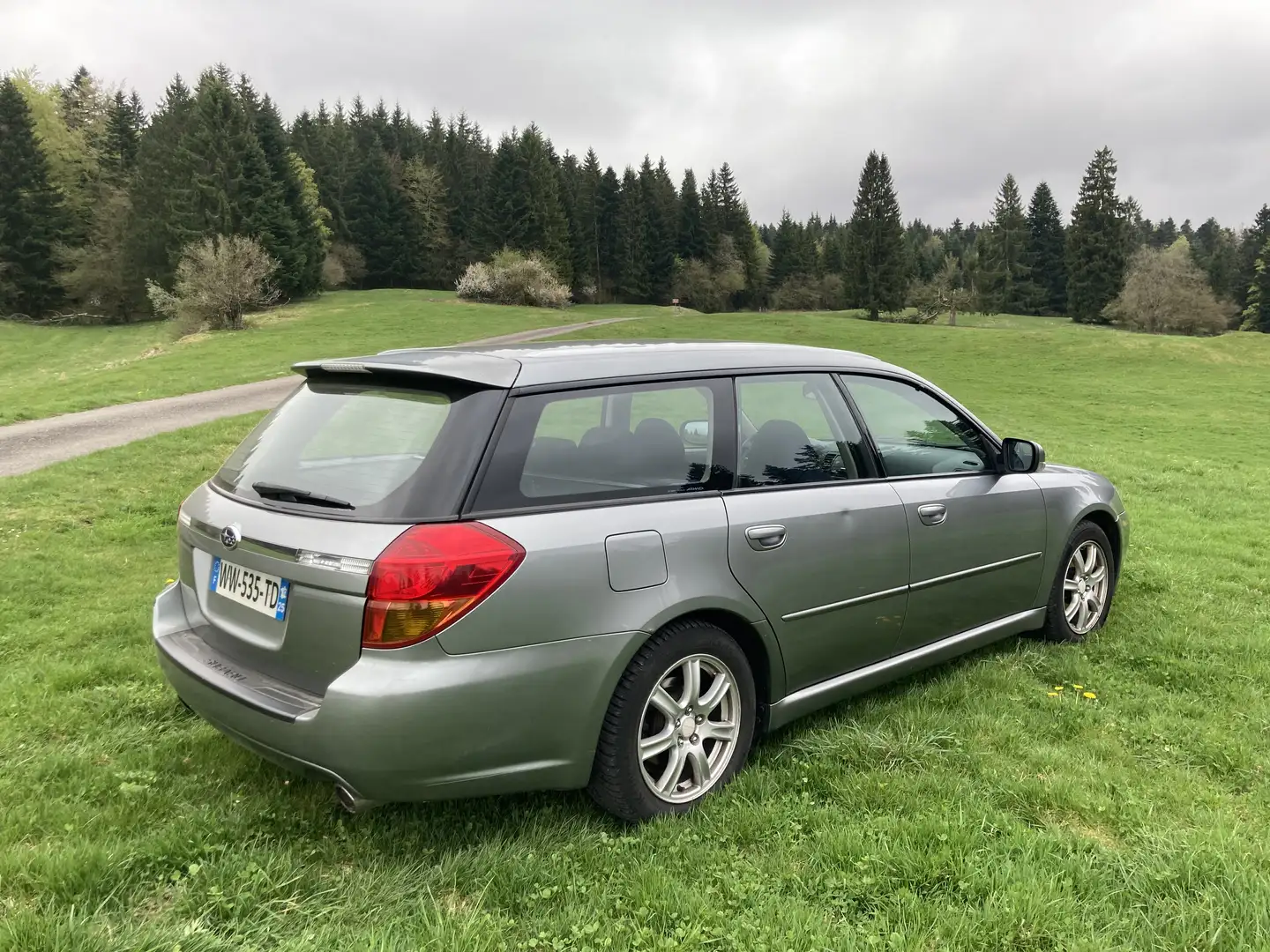 2005 Subaru Legacy, 215.000 km, Frankreich — Foto 2 z 6