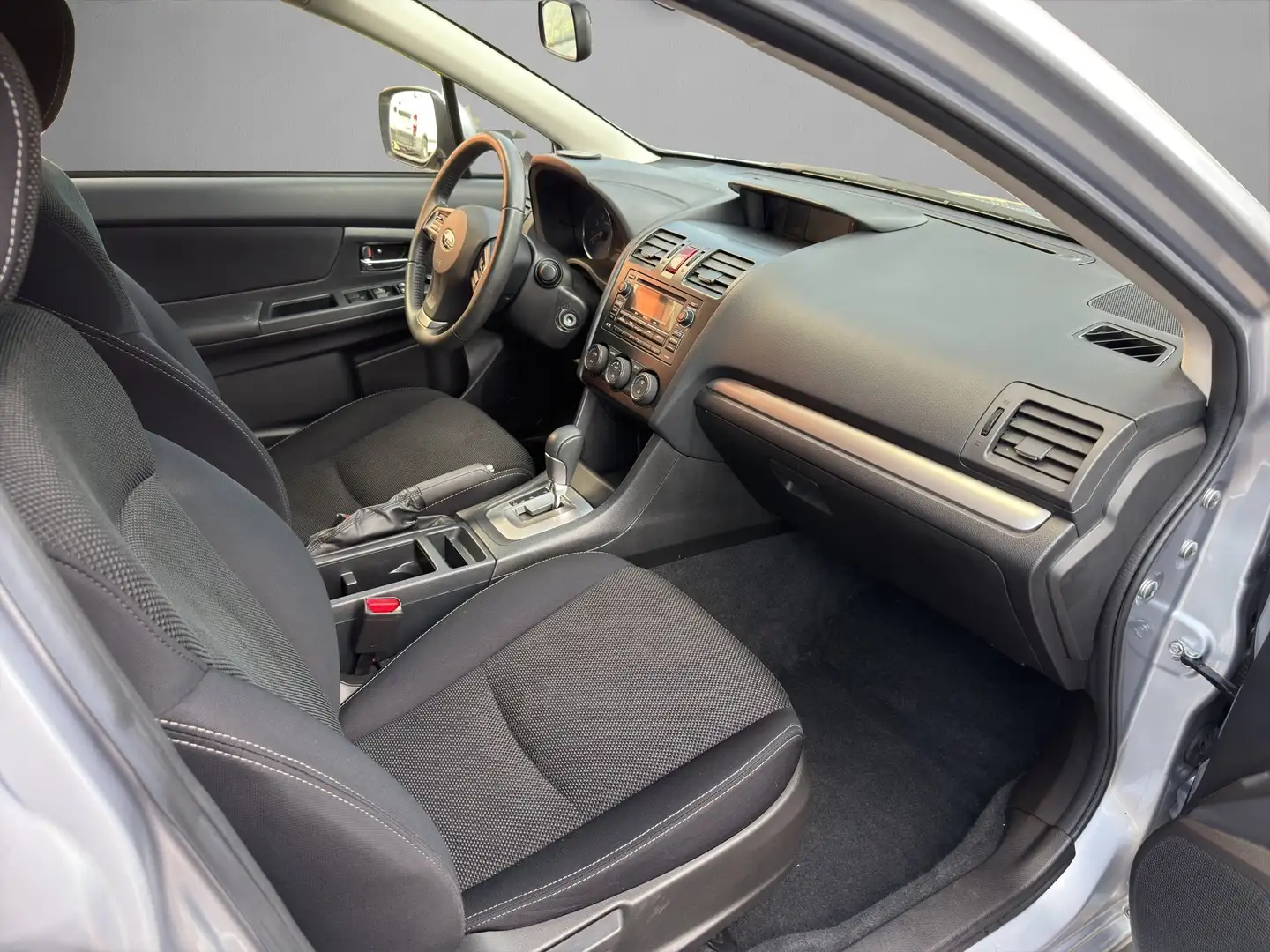 2012 Subaru XV, 29.800 km, Frankreich — Foto 8 z 12