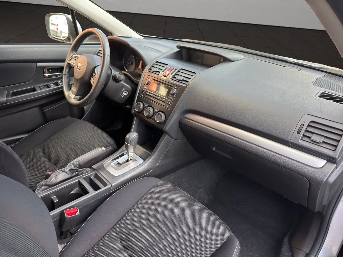 2012 Subaru XV, 29.800 km, Frankreich — Foto 9 z 12