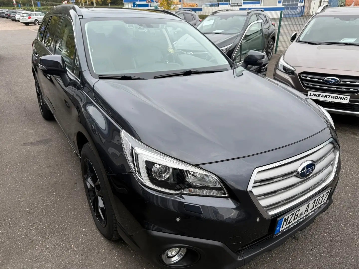 2017 Subaru OUTBACK, 176.345 km, Frankreich — Foto 1