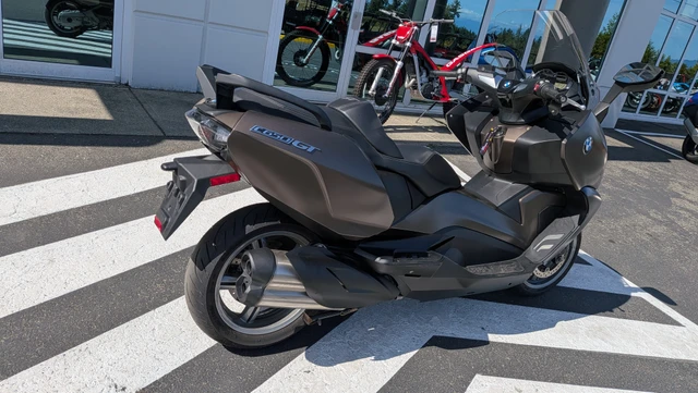 2016 BMW, 12.013 km, Import Kanada — Foto 2 z 5