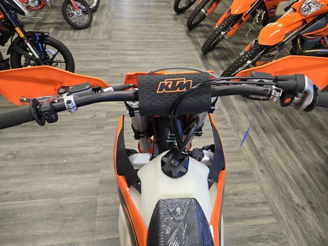 2025 KTM, Import Kanada — Foto 4 z 4