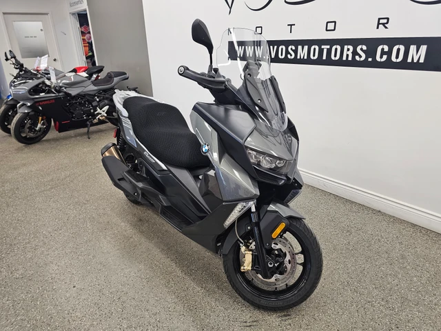 2023 BMW, 29.000 km, Import Kanada — Foto 2 z 5