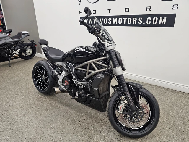 2016 Ducati, 25.919 km, Import Kanada — Foto 2 z 5