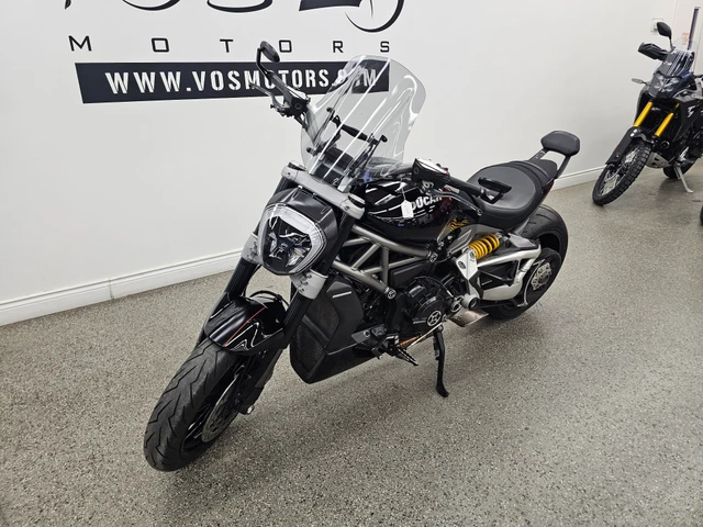 2016 Ducati, 25.919 km, Import Kanada — Foto 4 z 5