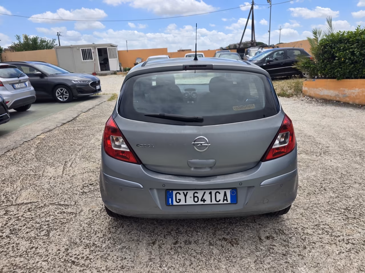 2033 Opel, Italien — Foto 1
