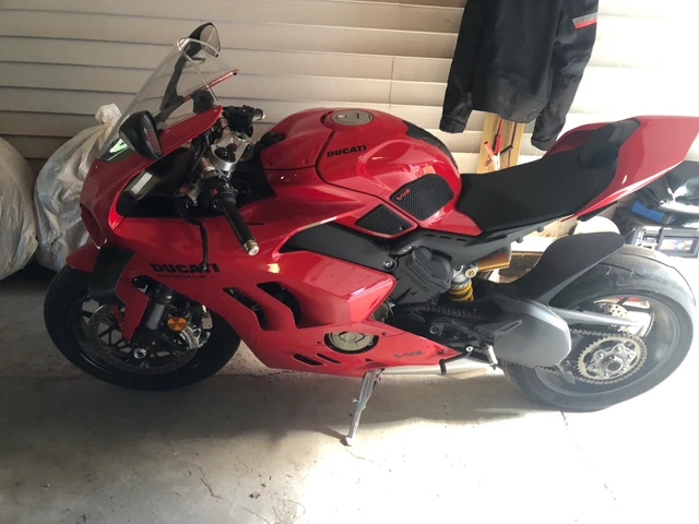 2023 Ducati, 4.000 km, Import Kanada — Foto 1