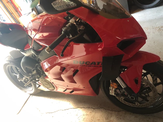 2023 Ducati, 4.000 km, Import Kanada — Foto 2 z 5