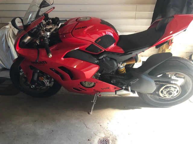 2023 Ducati, 4.000 km, Import Kanada — Foto 4 z 5
