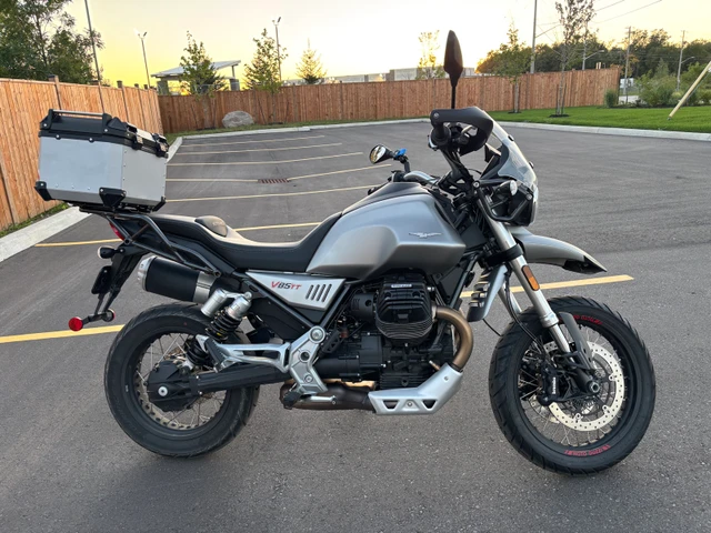 2020 Moto Guzzi, 6.600 km, Import Kanada — Foto 3 z 5