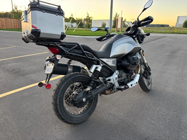 2020 Moto Guzzi, 6.600 km, Import Kanada — Foto 4 z 5