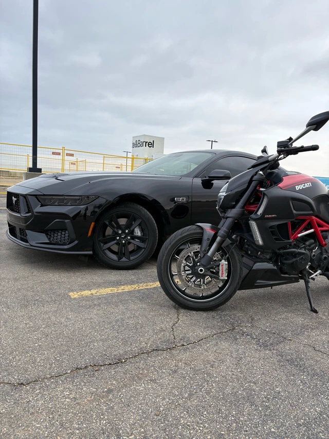 2011 Ducati, 17.000 km, Import Kanada — Foto 1