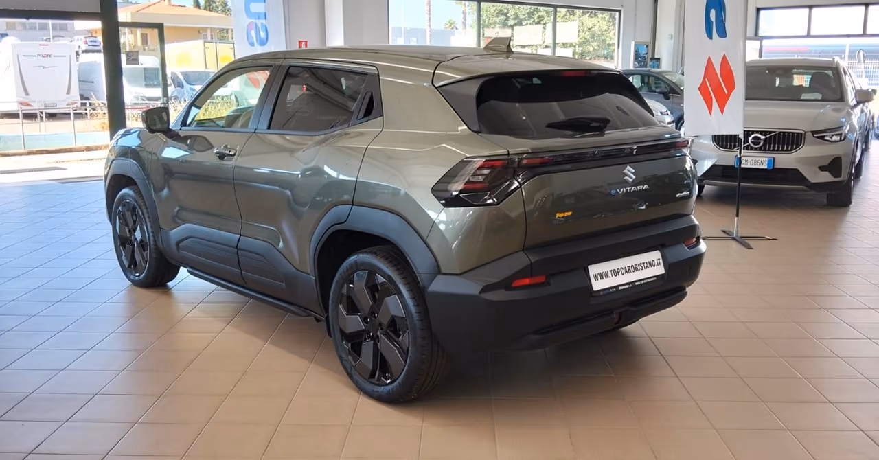 2026 Suzuki, 0 km, Italien — Foto 4 z 25