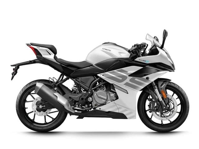2026 CFMOTO, Import Kanada — Foto 2 z 5