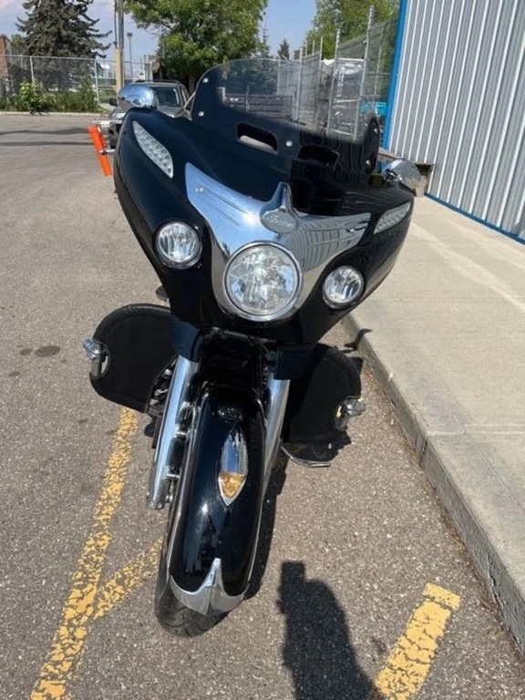 2016 Indian, schwarz, Import Kanada — Foto 3 z 5