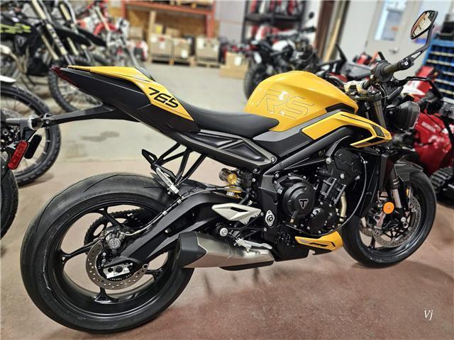 2026 Triumph, 1 km, Import Kanada — Foto 3 z 5