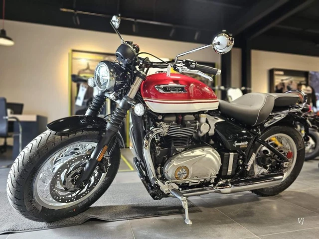 2026 Triumph, 1 km, Import Kanada — Foto 2 z 5