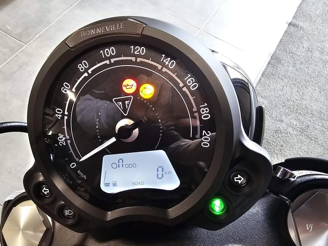 2026 Triumph, 1 km, Import Kanada — Foto 5 z 5