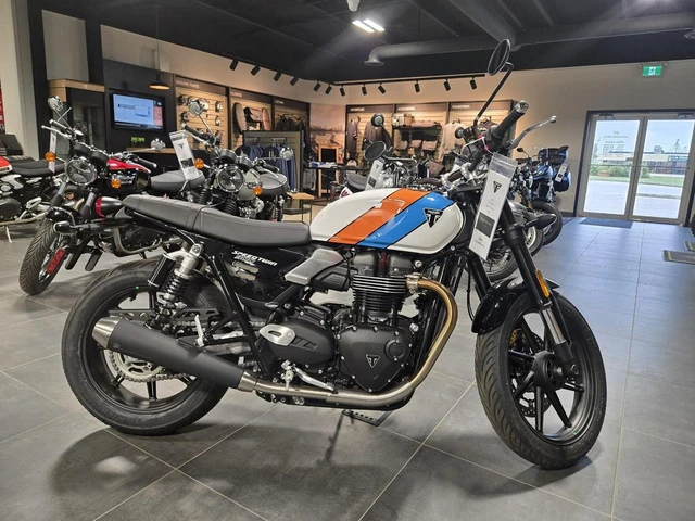 2026 Triumph, 1 km, Import Kanada — Foto 1
