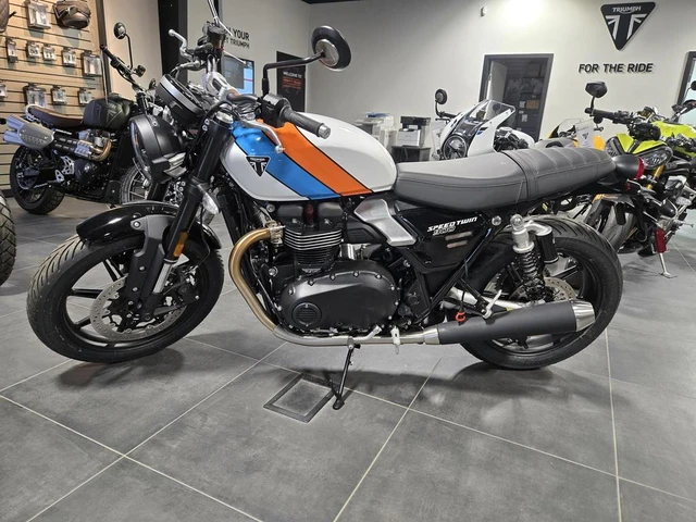 2026 Triumph, 1 km, Import Kanada — Foto 4 z 5