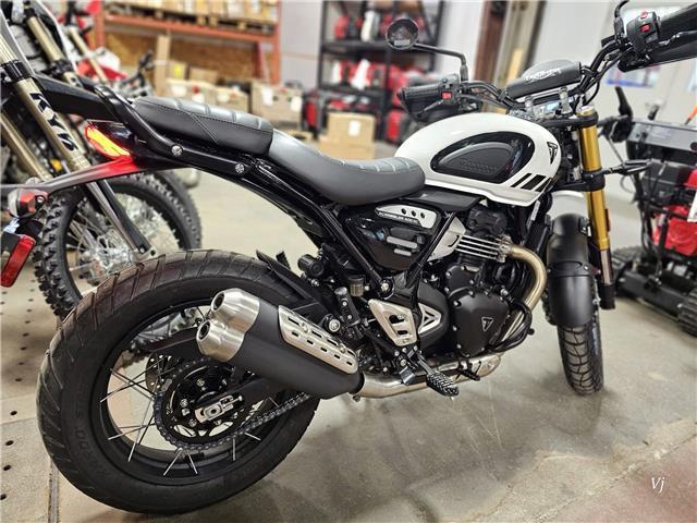 2026 Triumph, 1 km, Import Kanada — Foto 3 z 5