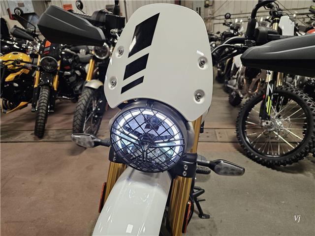 2026 Triumph, 1 km, Import Kanada — Foto 4 z 5