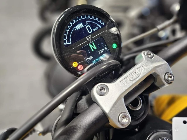 2026 Triumph, 2 km, Import Kanada — Foto 4 z 5