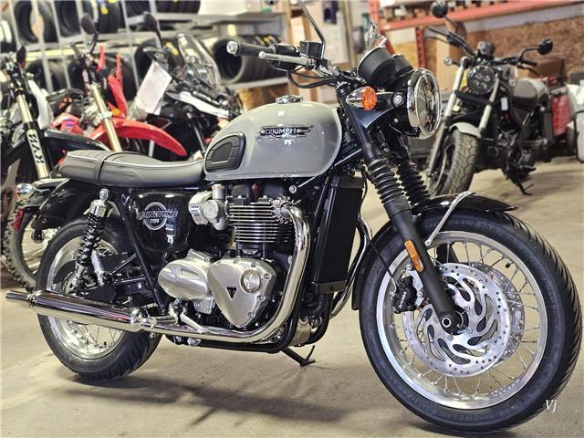 2026 Triumph, 2 km, Import Kanada — Foto 2 z 5