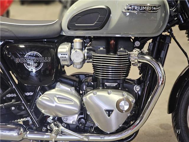 2026 Triumph, 2 km, Import Kanada — Foto 3 z 5