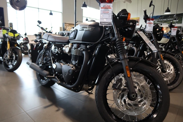 2026 Triumph, schwarz, Import Kanada — Foto 1