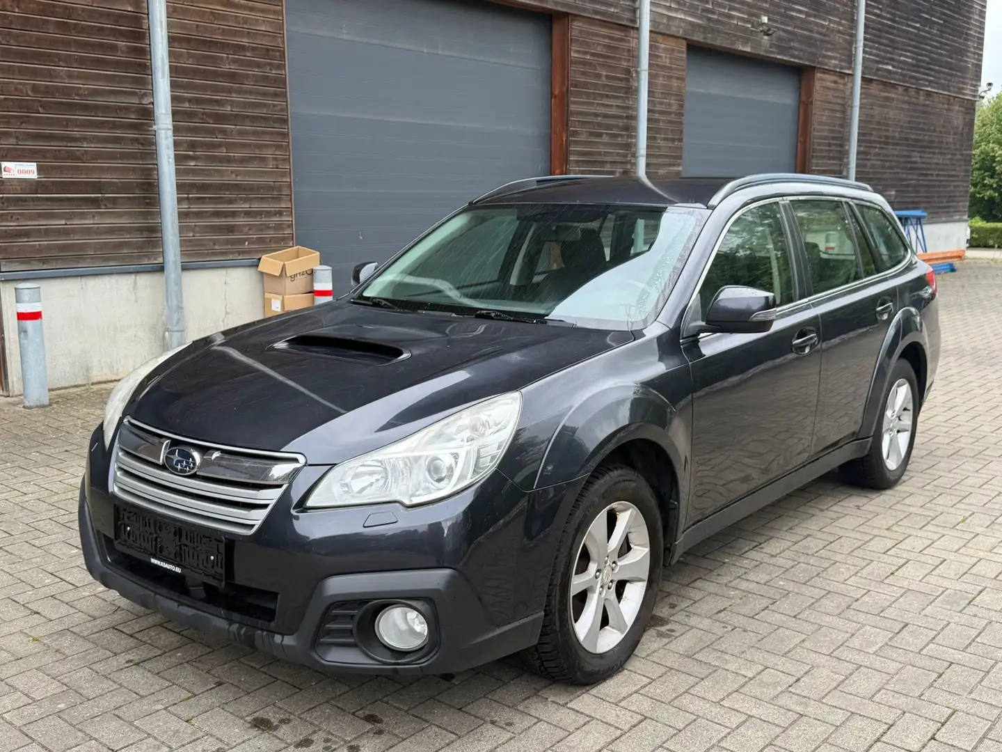 2013 Subaru OUTBACK, 274.470 km, Belgien — Foto 1