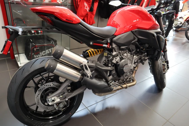 2026 Ducati, rot, Import Kanada — Foto 3 z 5