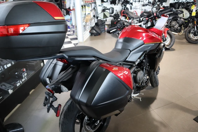 2026 Triumph, rot, Import Kanada — Foto 4 z 5