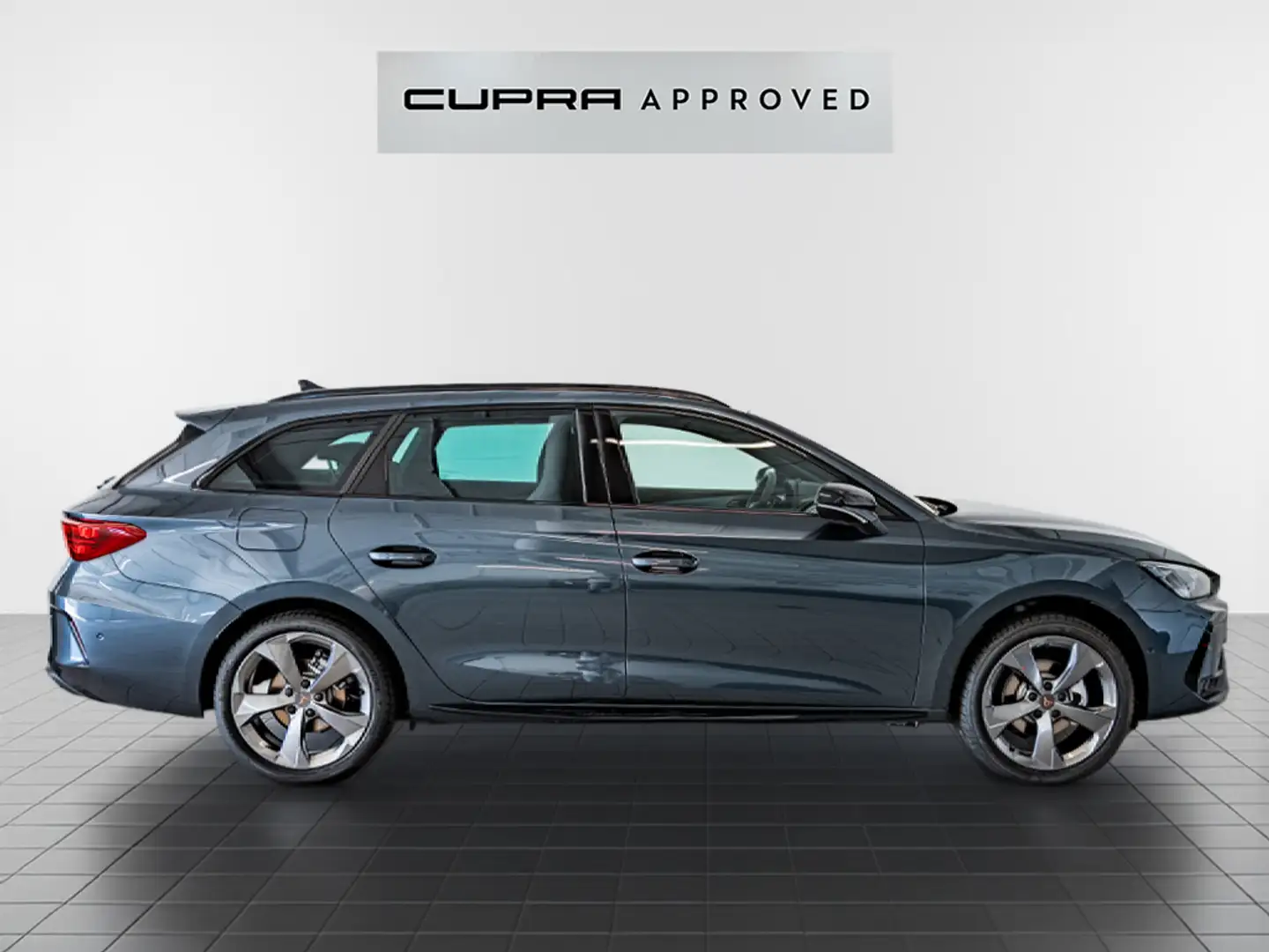 2026 Cupra Leon, 10 km, Spanien — Foto 3 z 12