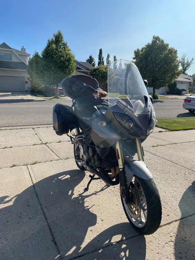 2010 Triumph, 45.000 km, Import Kanada — Foto 3 z 5