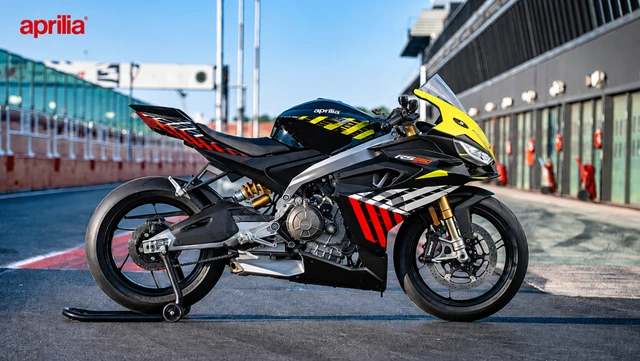 2027 Aprilia, 12 km, Import Kanada — Foto 1