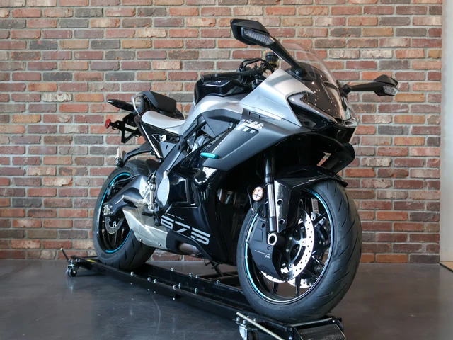 2026 CFMOTO, 127 km, Import Kanada — Foto 1