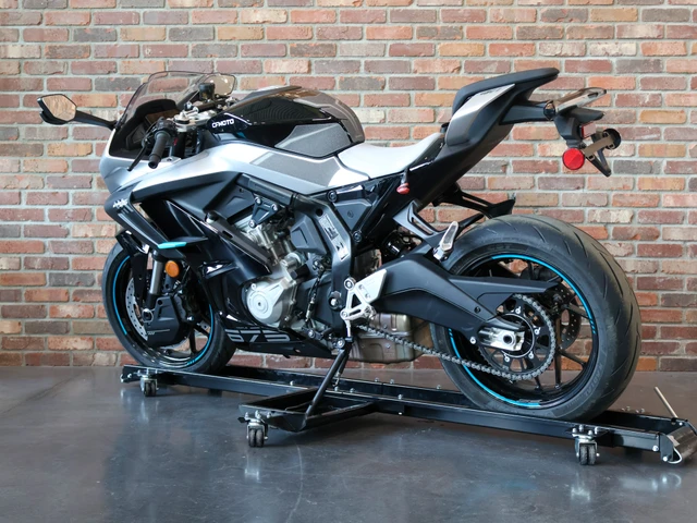 2026 CFMOTO, 127 km, Import Kanada — Foto 5 z 5