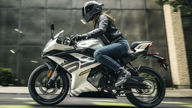 2026 CFMOTO, 12 km, Import Kanada — Foto 1