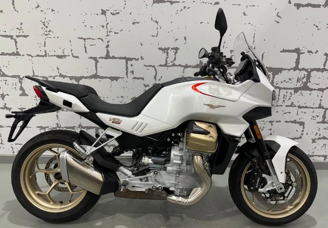 2023 Moto Guzzi, 1 km, Import Kanada — Foto 3 z 3