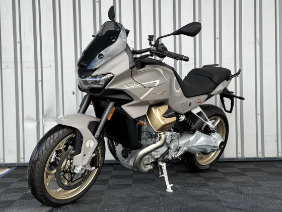 2024 Moto Guzzi, 1 km, Import Kanada — Foto 3 z 4