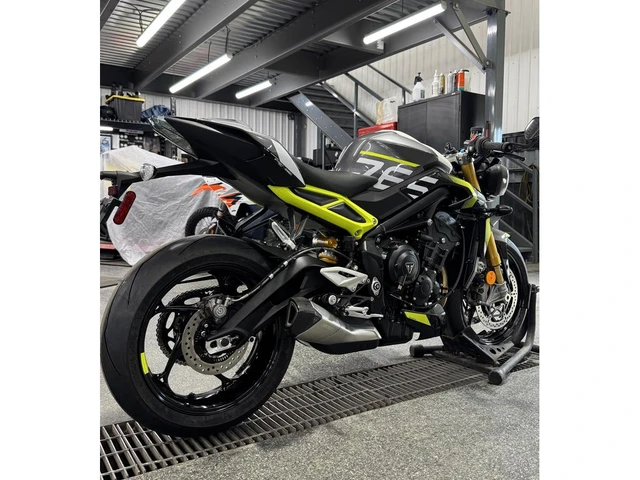 2026 Triumph, Import Kanada — Foto 2 z 5