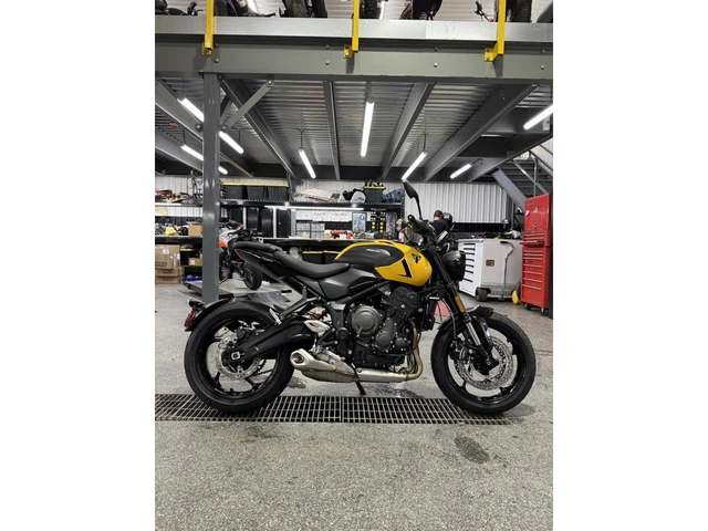 2026 Triumph, Import Kanada — Foto 1
