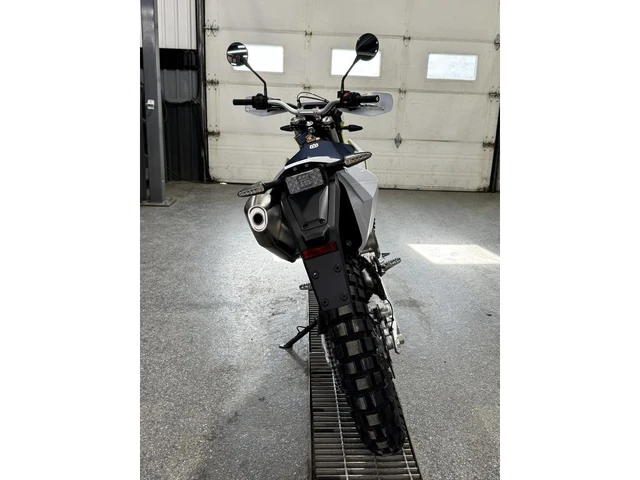 2027 Husqvarna, Import Kanada — Foto 3 z 5
