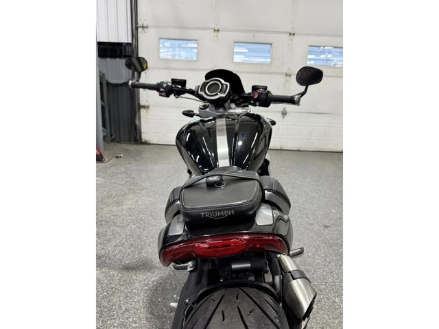 2020 Triumph, 53.000 km, Import Kanada — Foto 3 z 5