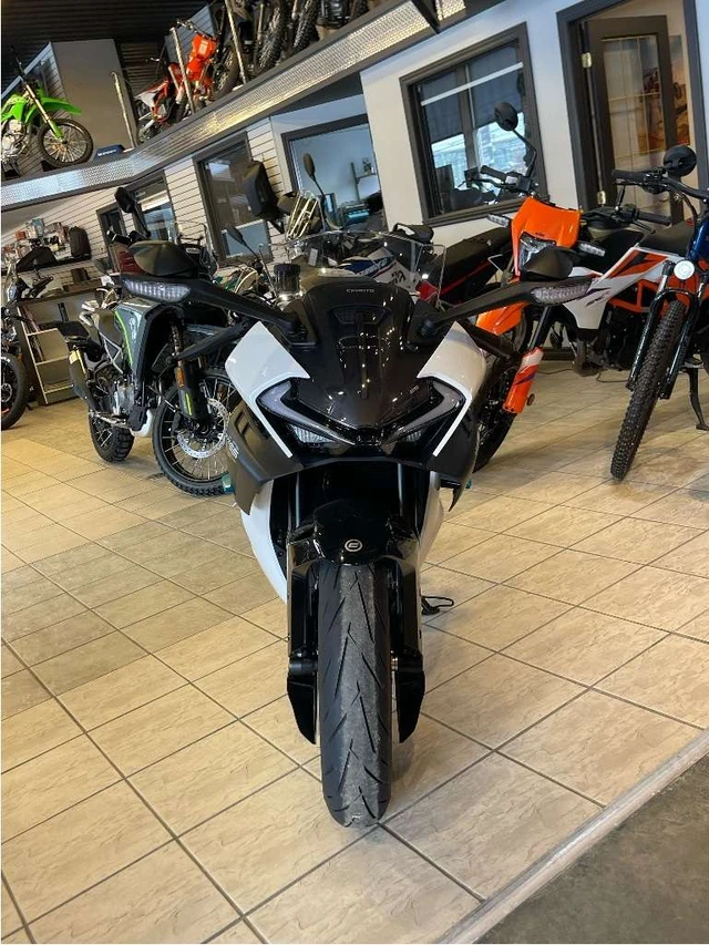 2026 CFMOTO, Import Kanada — Foto 2 z 3