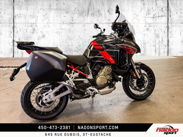 2021 Ducati, 16.600 km, Import Kanada — Foto 4 z 5