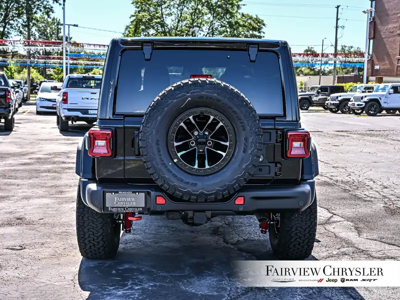 2027 Jeep Wrangler Unlimited, schwarz, 0 km, Import Kanada — Foto 5 z 12
