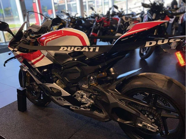 2025 Ducati, 1 km, Import Kanada — Foto 5 z 5