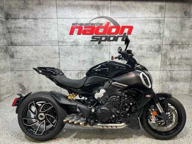 2024 Ducati, 916 km, Import Kanada — Foto 1